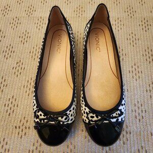 NEW Vionic Minna Spot Size 8M Flat Casual Shoe